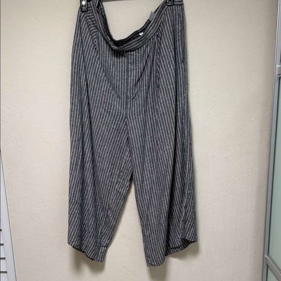 Banana Republic Gray Striped Wide Leg Pants - Picture 1 of 4